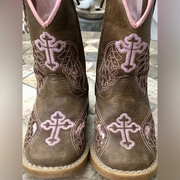 🪺Blazin’ Roxx Gracie Wings & Cross Inlay Western Boots