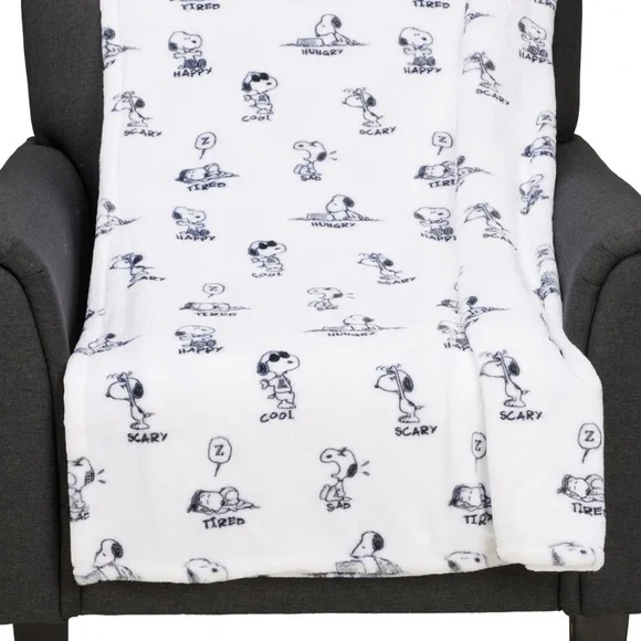 Peanuts Snoopy White Plush Blanket Throw