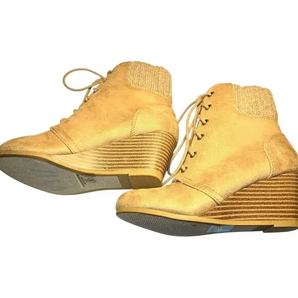 NWOT Y-Not? 1 Girl's Combat Boots Shoes Medium Width Kid's New No Tags Child's