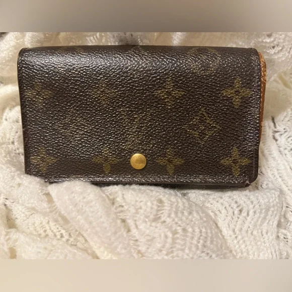 Louis Vuitton Short Wallet