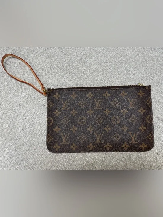 Louis Vuitton Neverfull Pochette