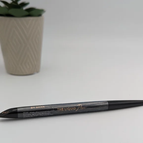 Shades by Shan The Liquid Pen Black