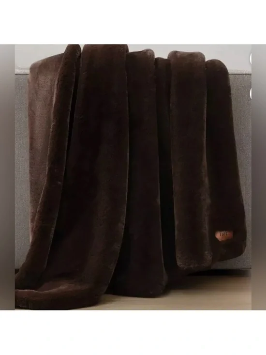Frye Luxe Faux Fur Throw Blanket chocolate brown 60x70