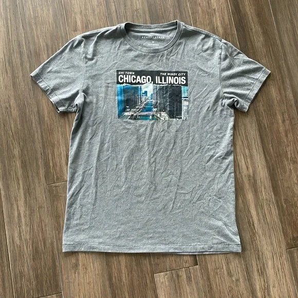 ⭐️ FREE with any additional purchase ⭐️ Aeropostale tee shirt Medium Chicago