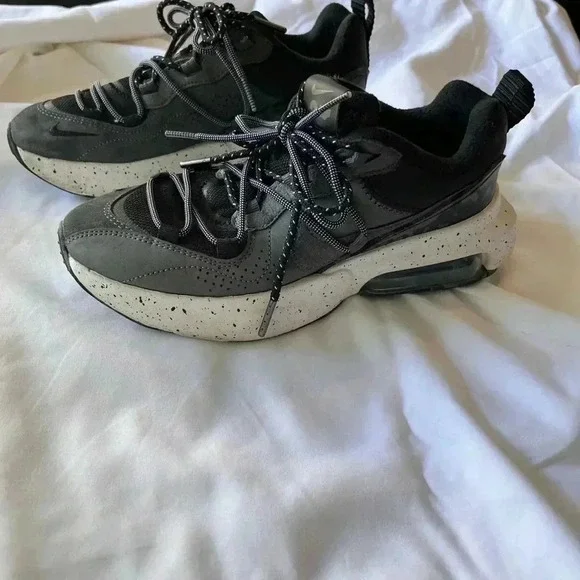 Nike Stroke Running Shoe - Size 7