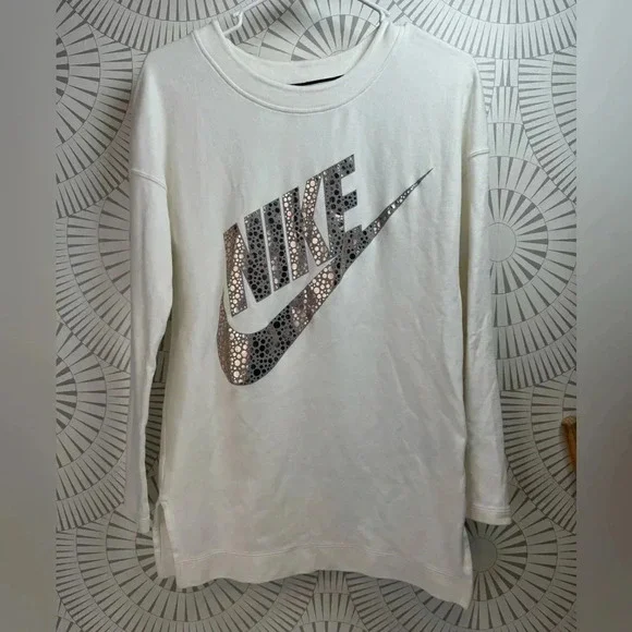 Nike Women’s Long Sleeve Sweatshirt‎ Cream XS