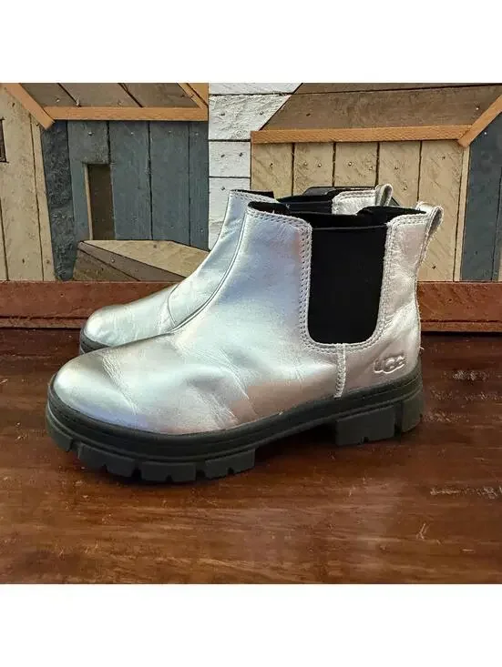 UGG Kids‎ Ashton Chelsea Boots Size 3