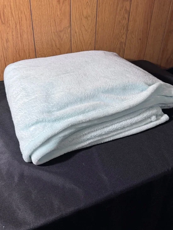 Light‎ Mint Green  Plush Throw Blanket - 