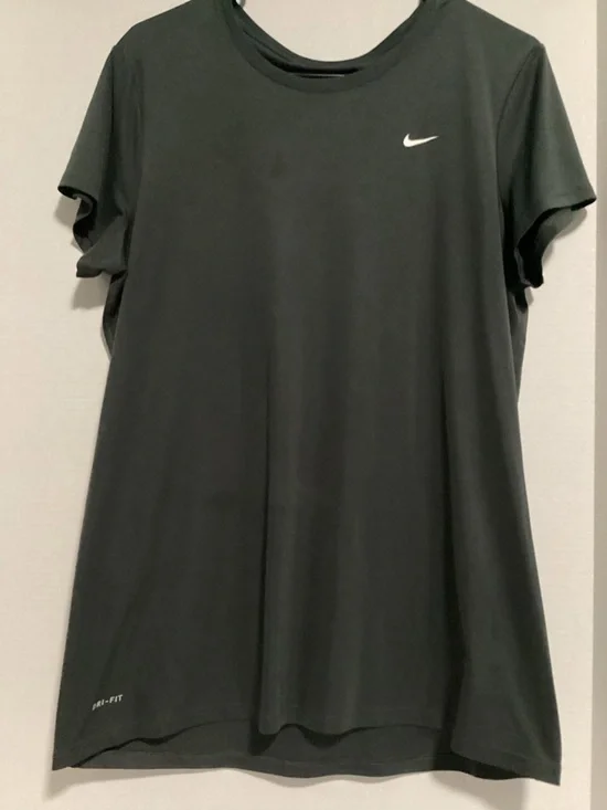 Nike charcoal gray Short Sleeve Women’s Dri-FIT Tee XL