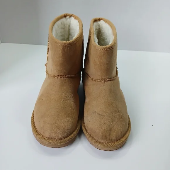 Old Navy Cozy Tan Kids Boots Size 9‎