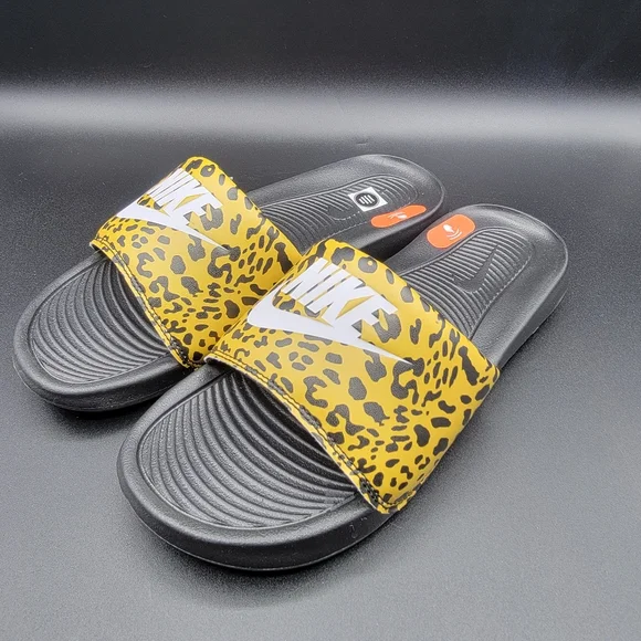Nike Victori One Leopard Print Women's Slides Sz 9 Black CN9676 700 Comfort New