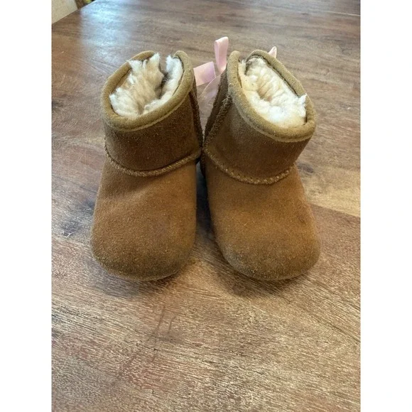 UGG Jesse Bow II Infant‎ Baby Boots Size 2/3 Chestnut Brown Pink Satin Bow