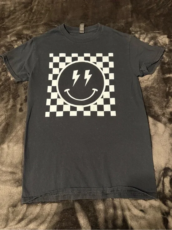 Checkerboard Black graphic T-shirt 100% cotton size S
