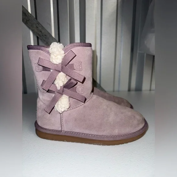 Koolaburra by UGG Victoria Short unisex-child Fashion Boot Size 4
