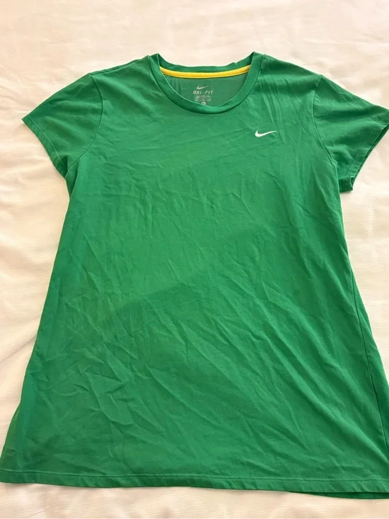Women’s Vintage Nike Dri-FIT Fitted Green Short Sleeve Tee Embroidered Logo XL