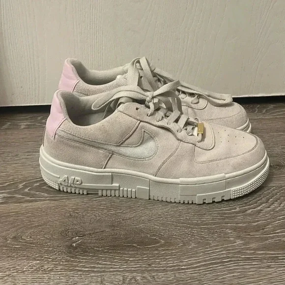 Womens Nike Air Force I Pixel Suede Size 9 1/2 Air Force Ones Size 9.5