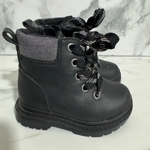 Toddler Black Lace-Up Boots Size 6