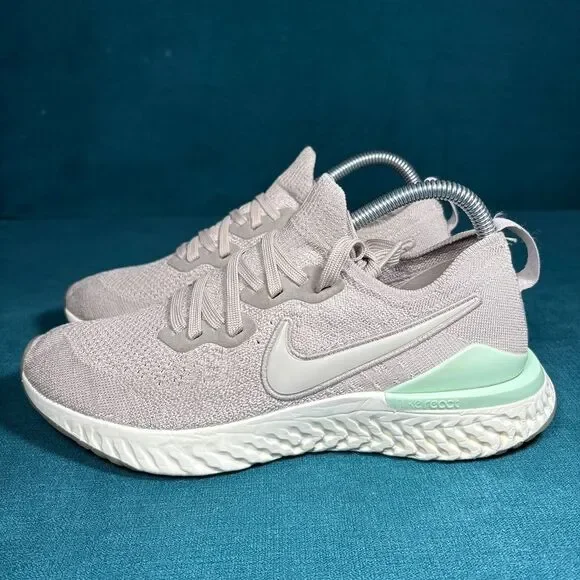 Nike flyknit 2.0 Moon particles Women’s Size 9.5 shoes