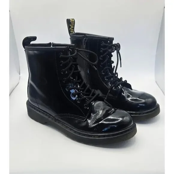 Dr. Doc Martens Glossy Black Ladies\Kids  Lace Up Size US 4-M Boots