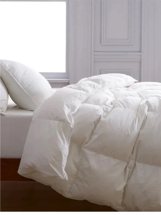 QUINCE Premium Down Alternative White Comforter - All Season King/Cal King -NWOT