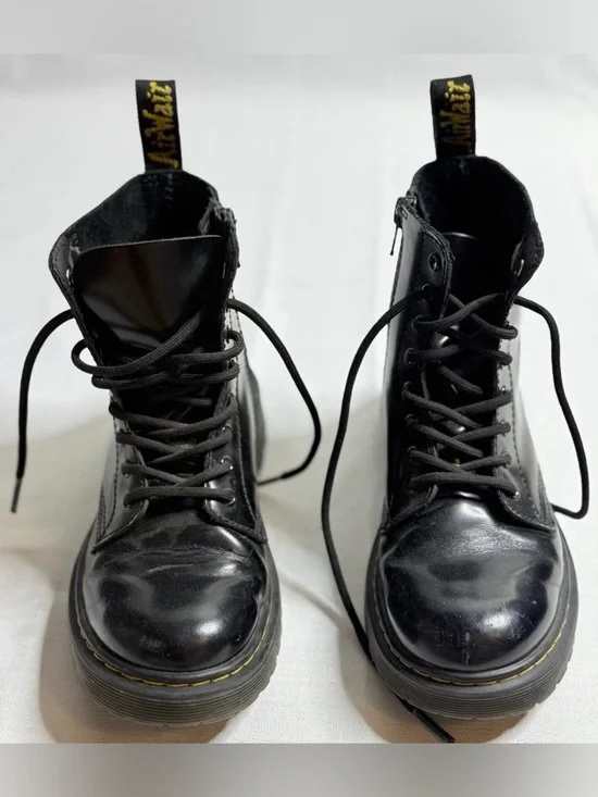 Dr. Martens Delaney Size 2 Y Girls Kids Black Glossy Leather Ankle Zipper Boots