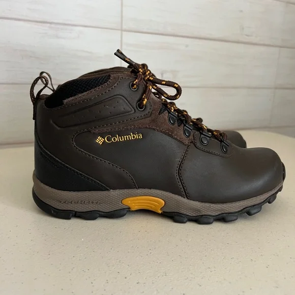 Columbia Childrens Newton Ridge Hiking Boot Size 5