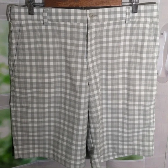 Nike Golf Dri-Fit Men's Golf Shorts Size 34‎ Grey & White Checkered Short Pants