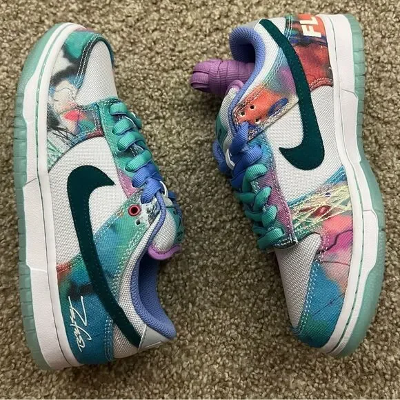 Nike Futura Labroatoies x Nike dunk SB