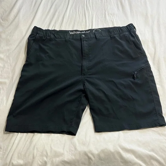 Wrangler ATG All Terrain Gear Mens Black Shorts Size 48 Outdoor Hiking 112353372