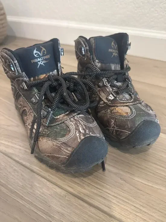 RealTree Camo Hiking Boots Boys Sz 3 Mid Rise Outdoor Hunting Trail Shoes