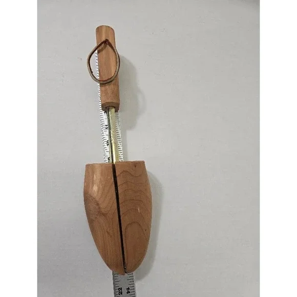 Golf Day Shoe Trees Mens XL Brown Good Aromatic Cedar Wood