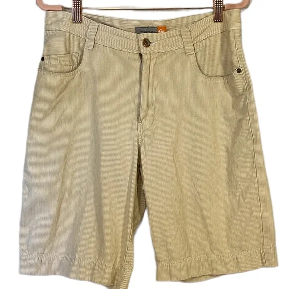 Quicksilver Mens Shorts. Size 30.