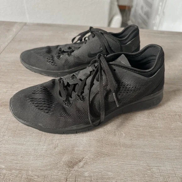 Nike Black Sneakers