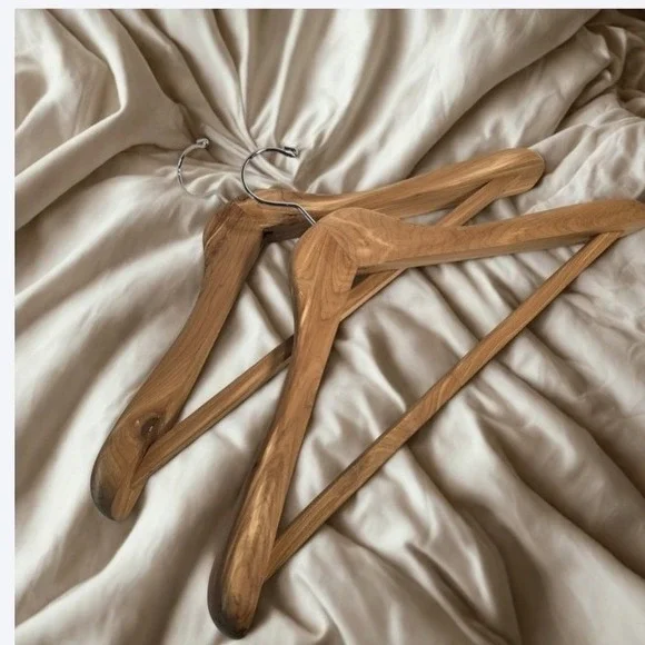 Set‎ of 2 Wide Shoulder Wooden Suit Hangers Natural Wood Heavy Duty Coat Hangers
