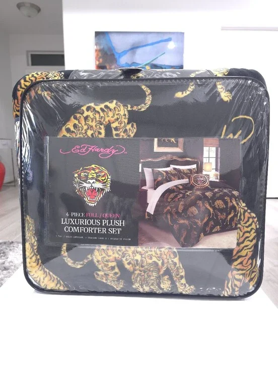Ed Hardy Queen 4 Piece Luxurious Tiger Gold Chain Plush Comforter Set New