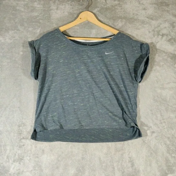 Nike Shirt Womens Medium Gray Breathable Dri-Fit Short Sleeve Running Gym Ladies