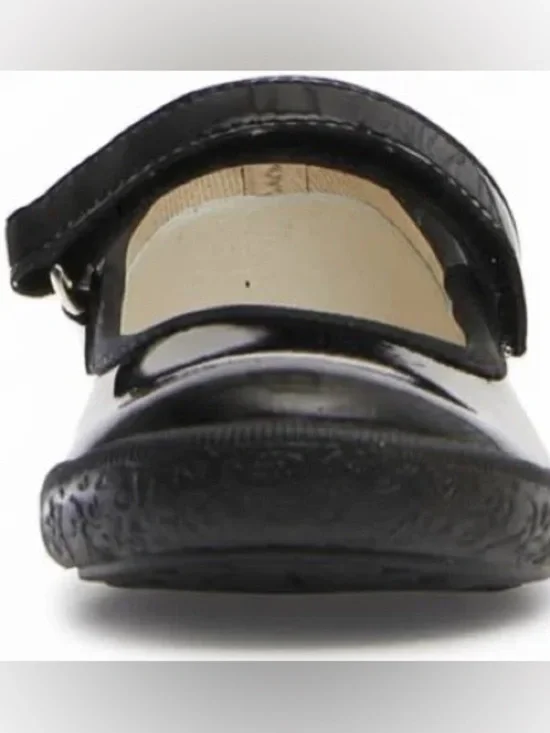 💜 BNIB Naturino Black Patent Mary Jane with adjustable Strap Size 35