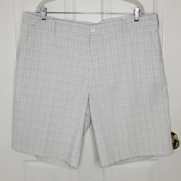 Mens Nike Golf Dri Fit golf shorts grey white plaid size 40