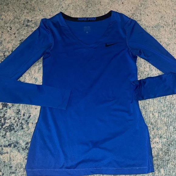 Nike Women's Vibrant Blue Long Sleeve Nike pro size small X24