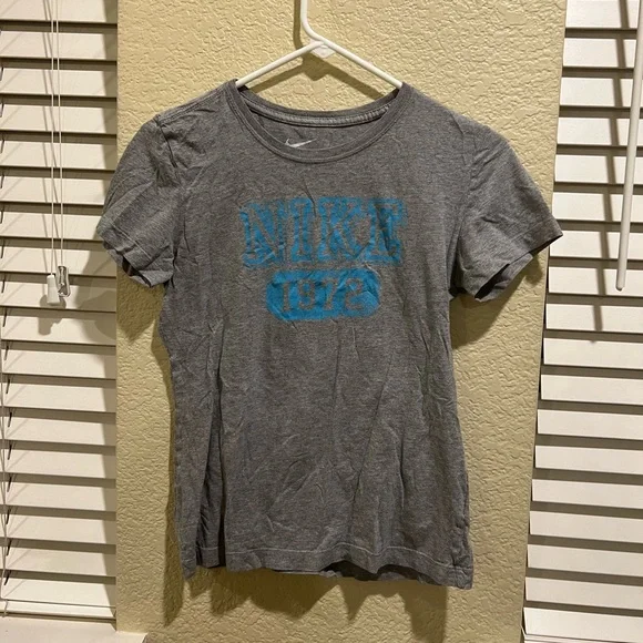 NIKE short sleeve t shirt