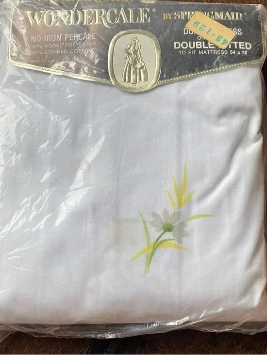 Wondercale White Floral Comforter - White with Yellow & Green Accent