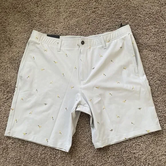 Men’s UNDER ARMOUR Golf Shorts All Over Bird Print Gray 1377303 014 NWT Size 40