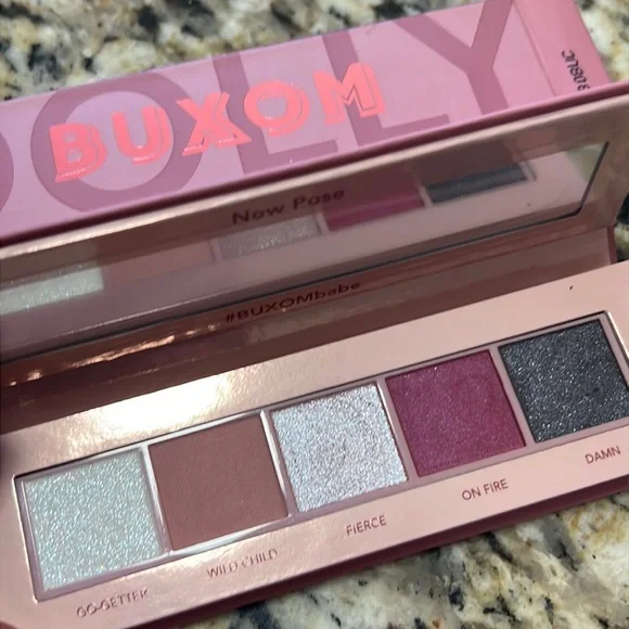🌙💕HP!! Buxom Diva Dolly Palette