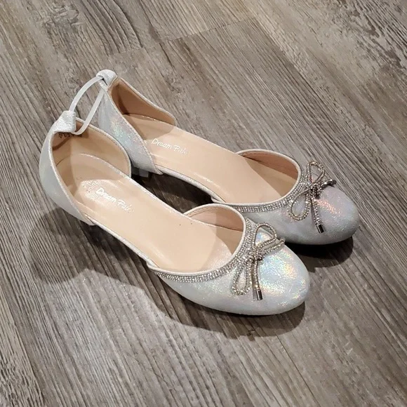 Dream Pairs Rhinestone Bow Low Heel Dress Shoes Size 5
