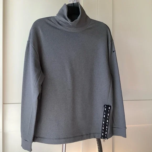 NWT Nike Therma Sweater