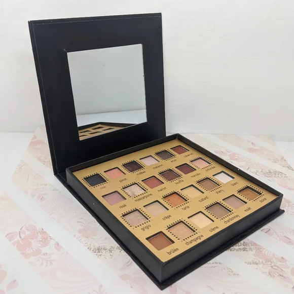 Eye Luxe Eyeshadow Palette Makeup
