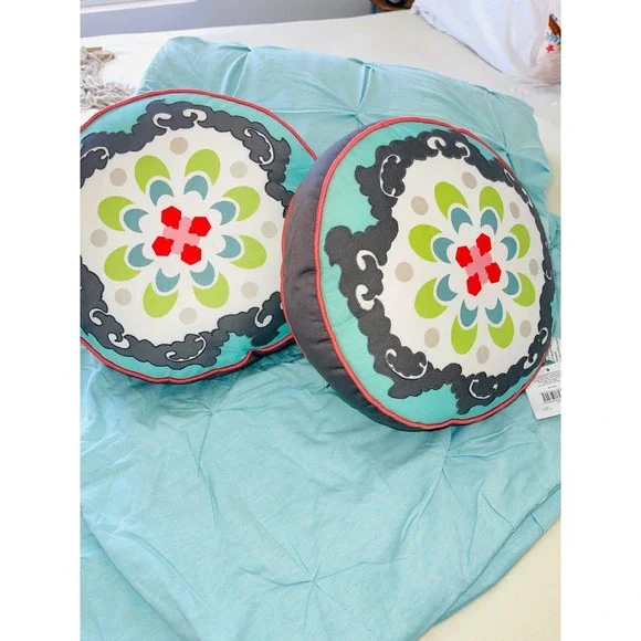 Room Essentials Pintuck Comforter Set Full Queen Aqua Mint 4 Pc W/2 Boho Pillows