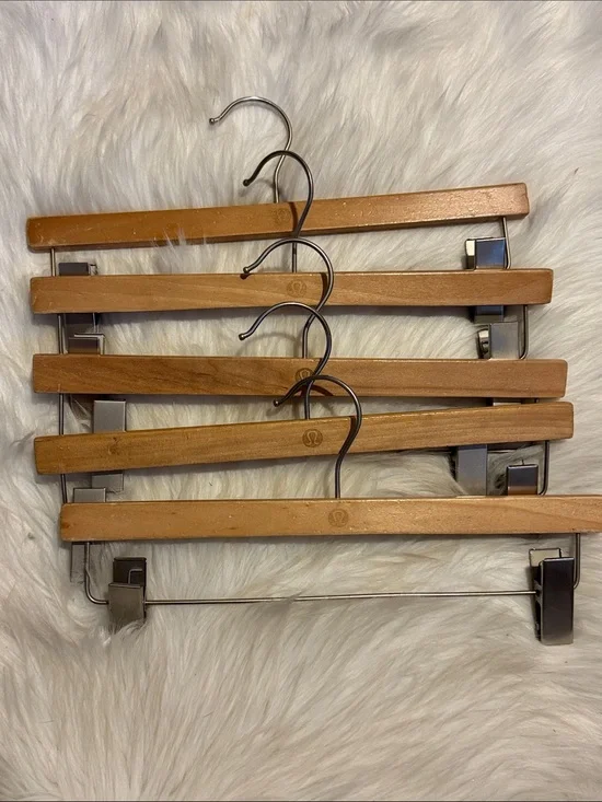 lululemon wood bottom hangers