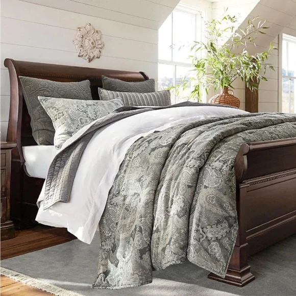 2 Pottery Barn Gwenn Paisley Print Velvet Quilted KING Shams Gray Beige Floral