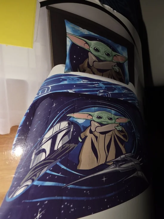 Star Wars Mandalorian The Child / Grogu Blue and Green Comforter Set